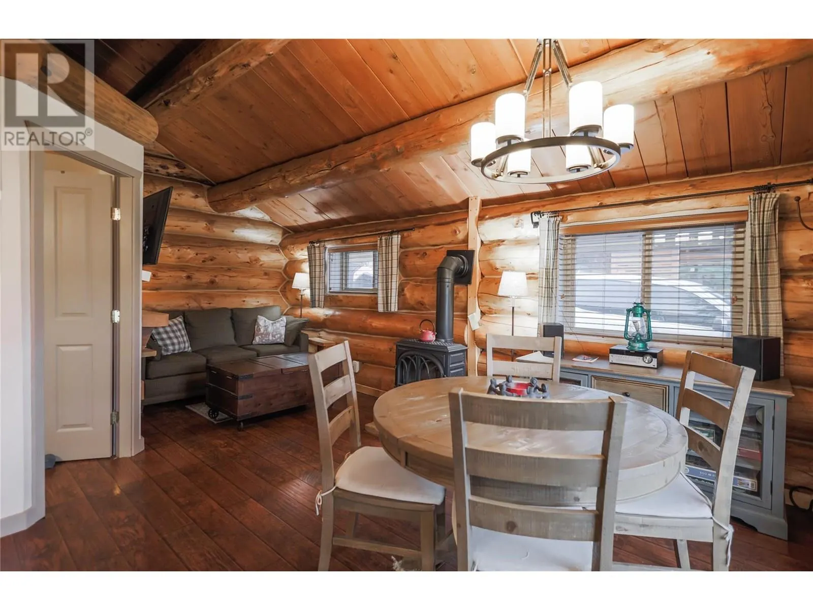 Cabin 10 Hatheume Lake Lodge