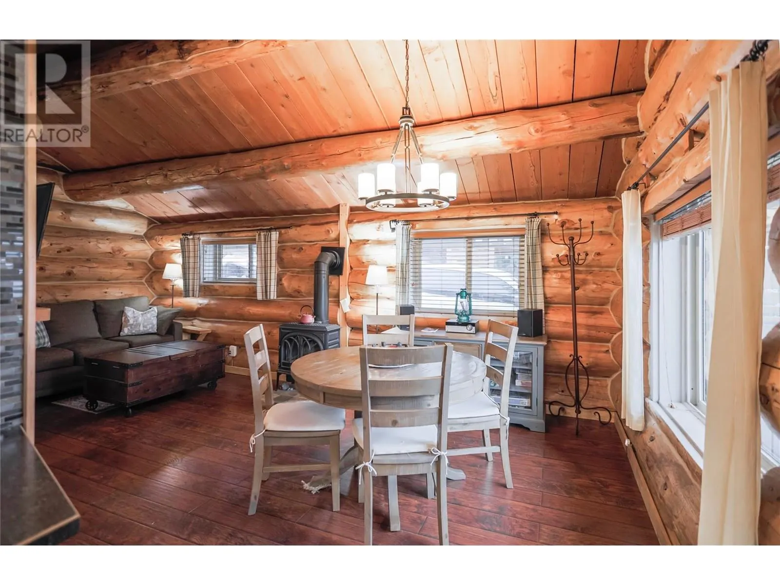 Cabin 10 Hatheume Lake Lodge
