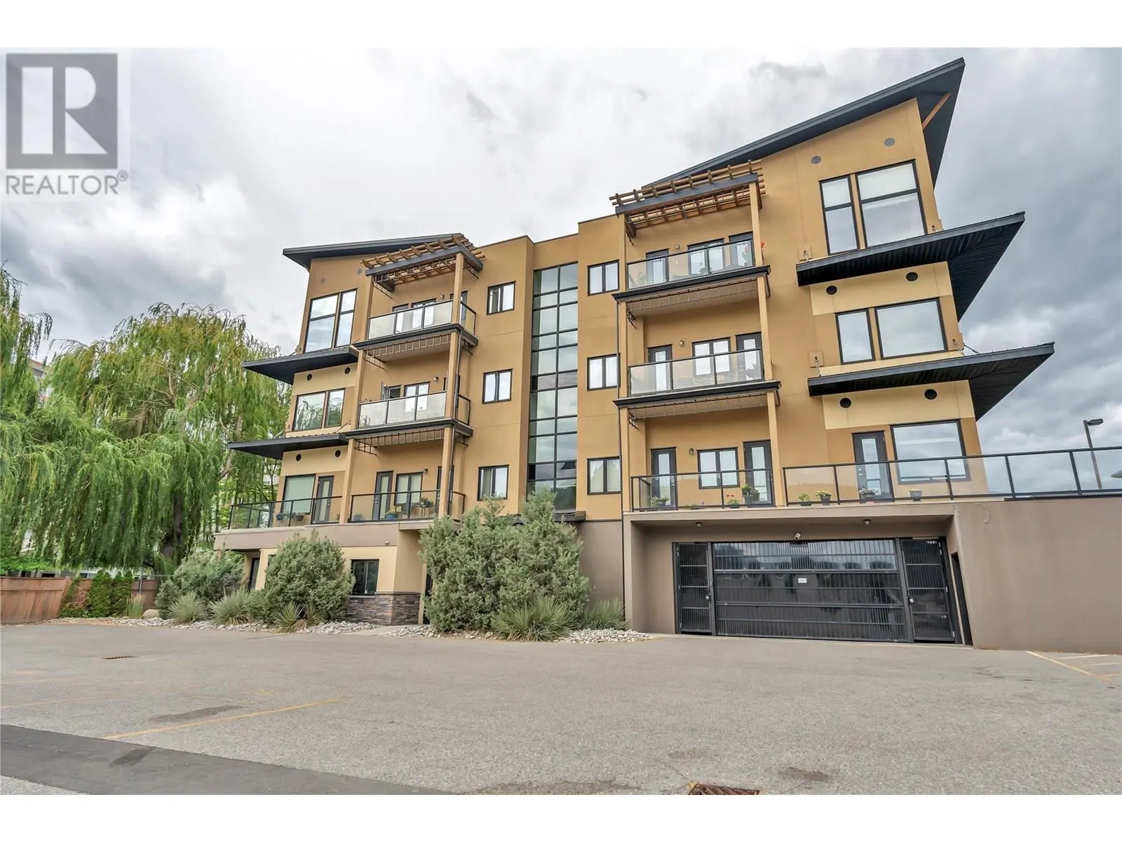 3313 Wilson Street Unit# 207