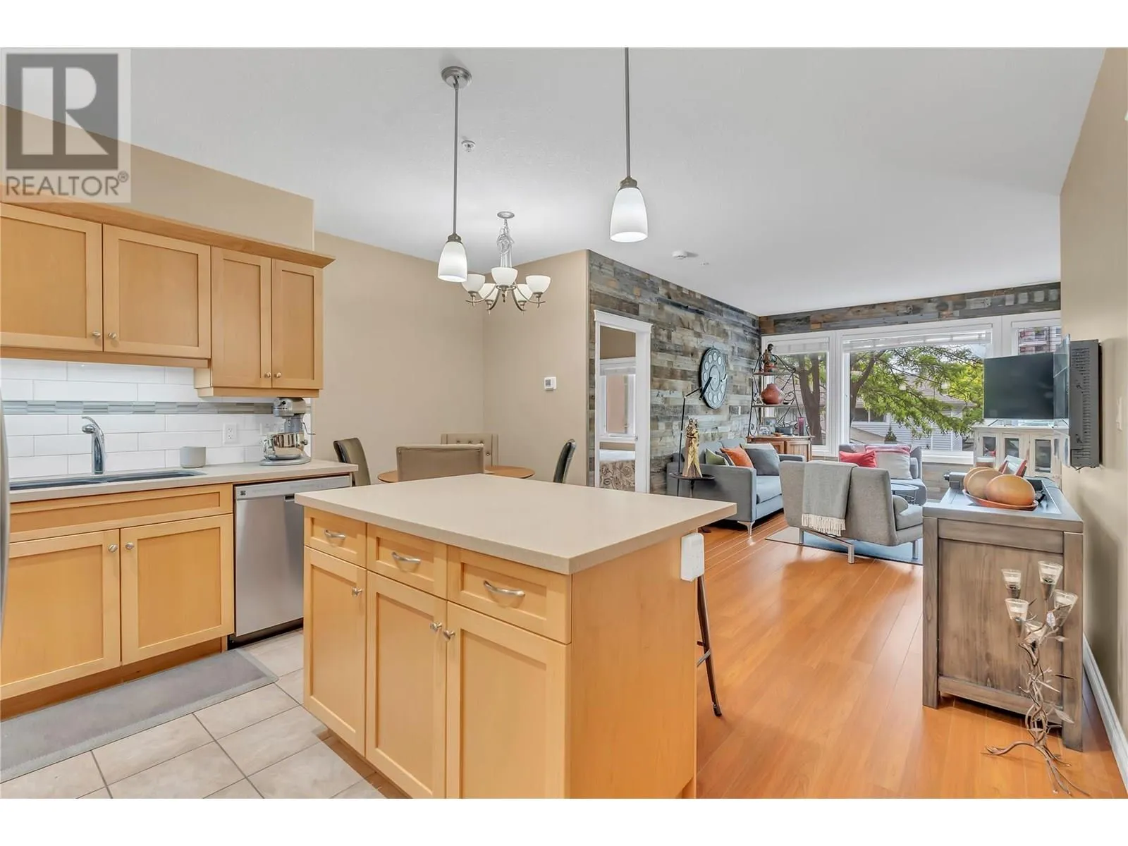 3313 Wilson Street Unit# 207