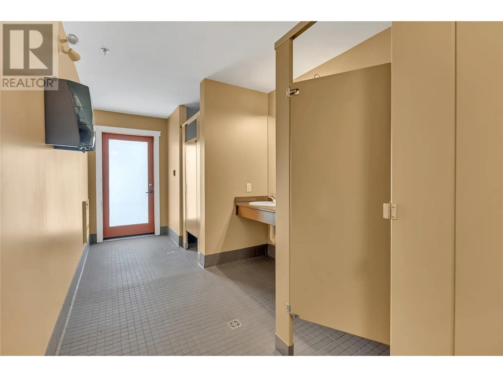 3313 Wilson Street Unit# 207
