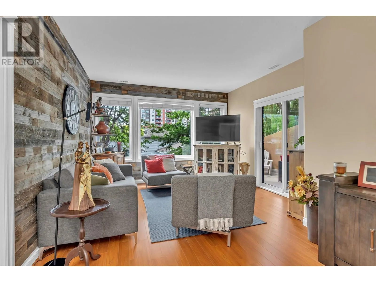 3313 Wilson Street Unit# 207