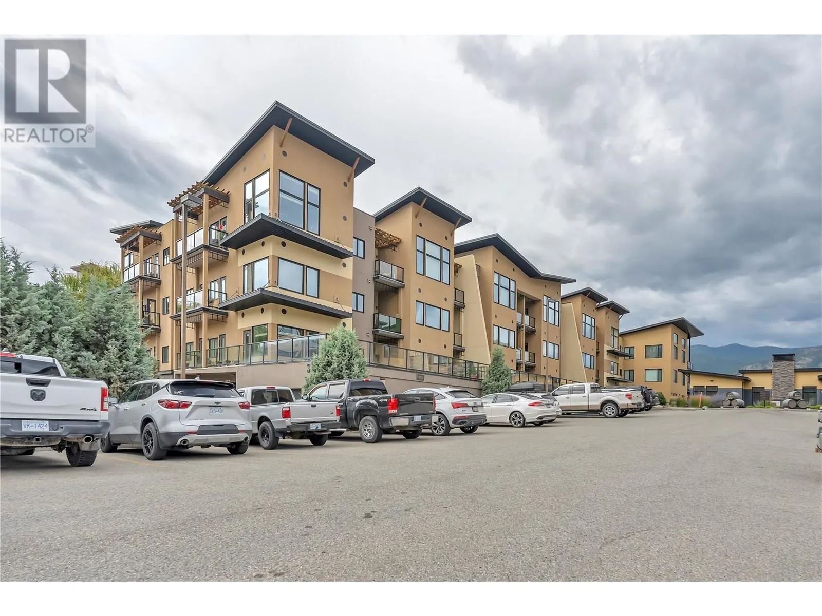 3313 Wilson Street Unit# 207