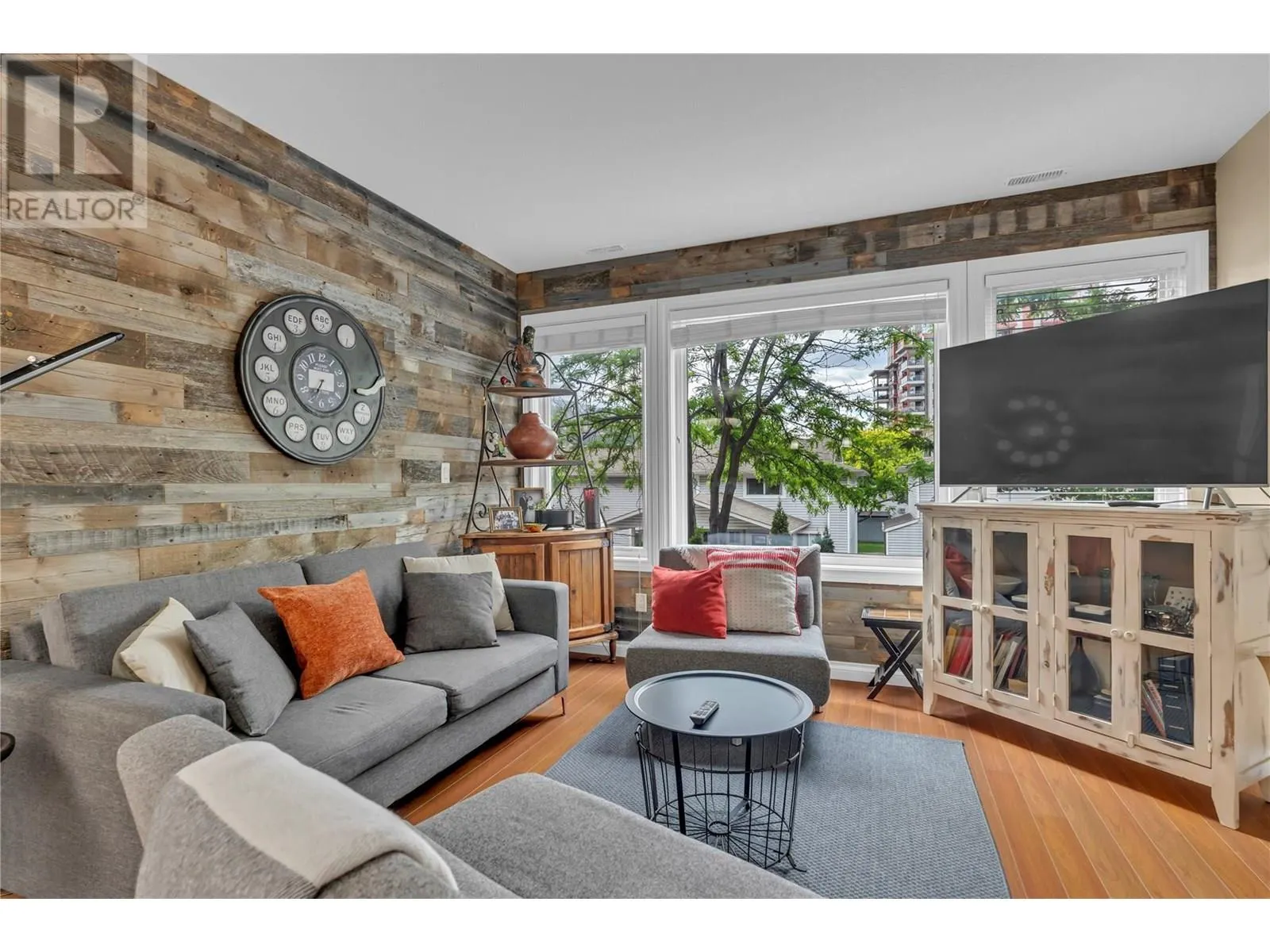 3313 Wilson Street Unit# 207