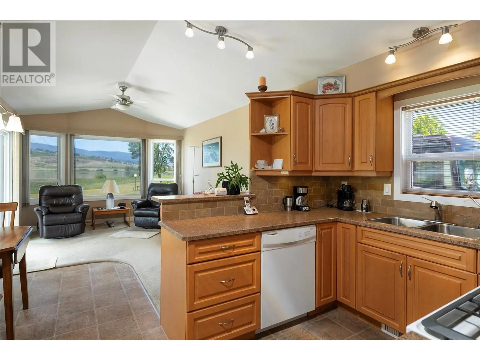 8000 Highland Road Unit# 12