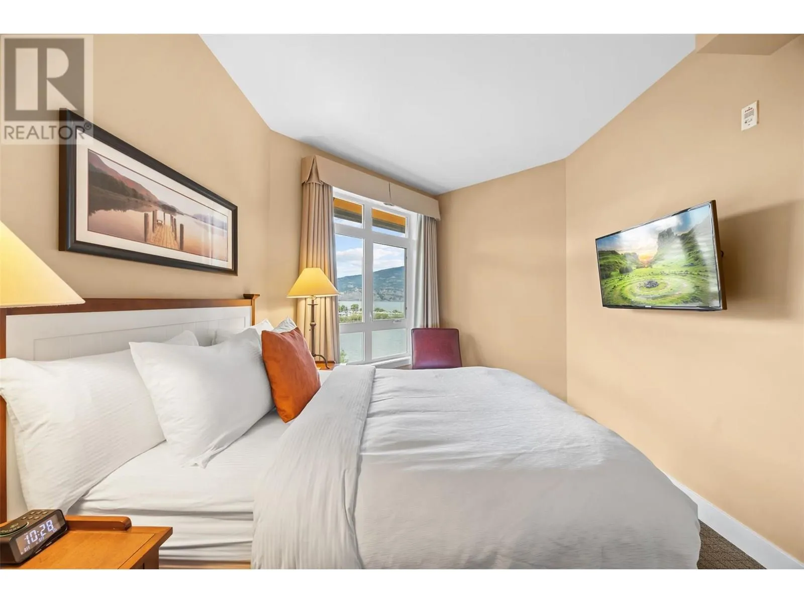 12811 Lakeshore Drive S Unit# 633/634