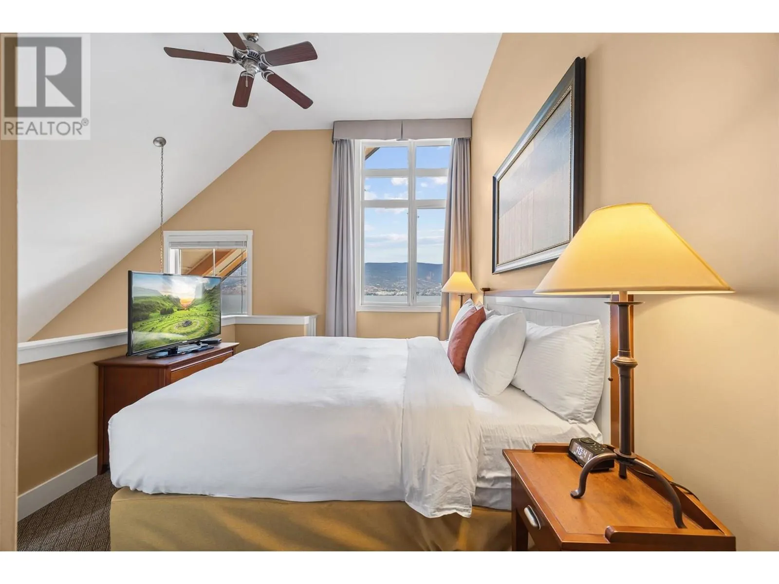 12811 Lakeshore Drive S Unit# 633/634