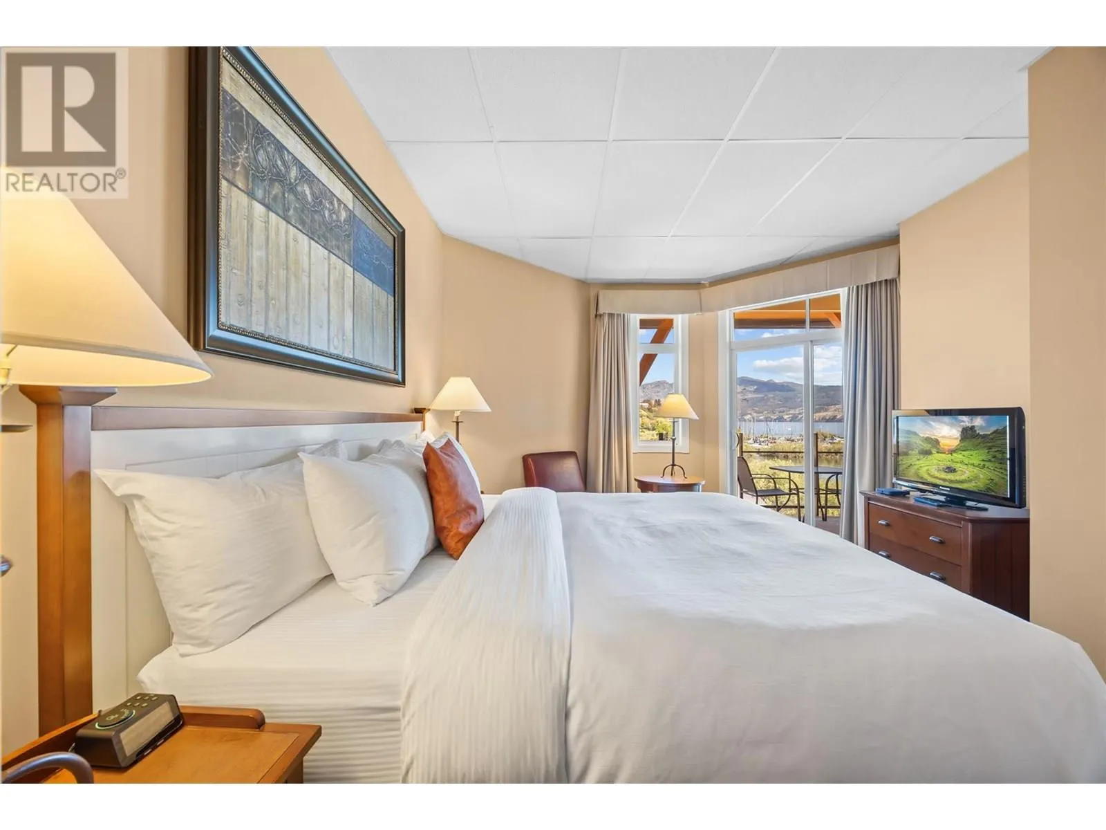 12811 Lakeshore Drive S Unit# 633/634