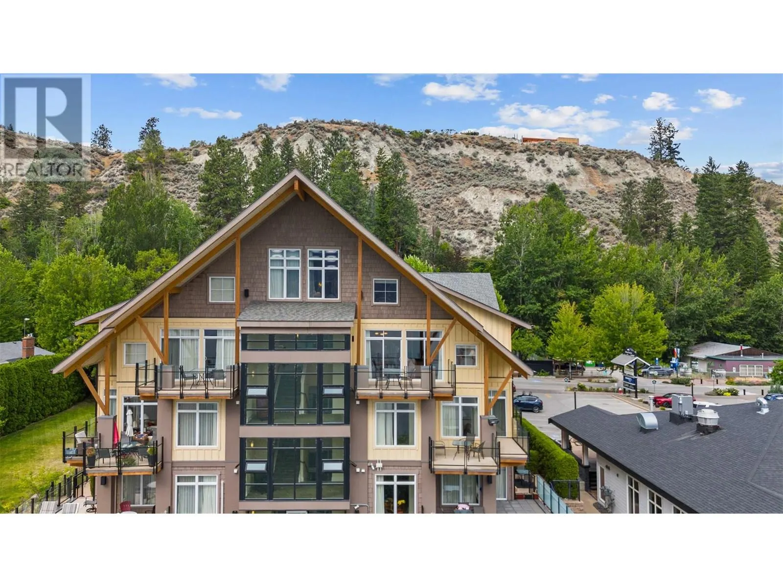 12811 Lakeshore Drive S Unit# 633/634