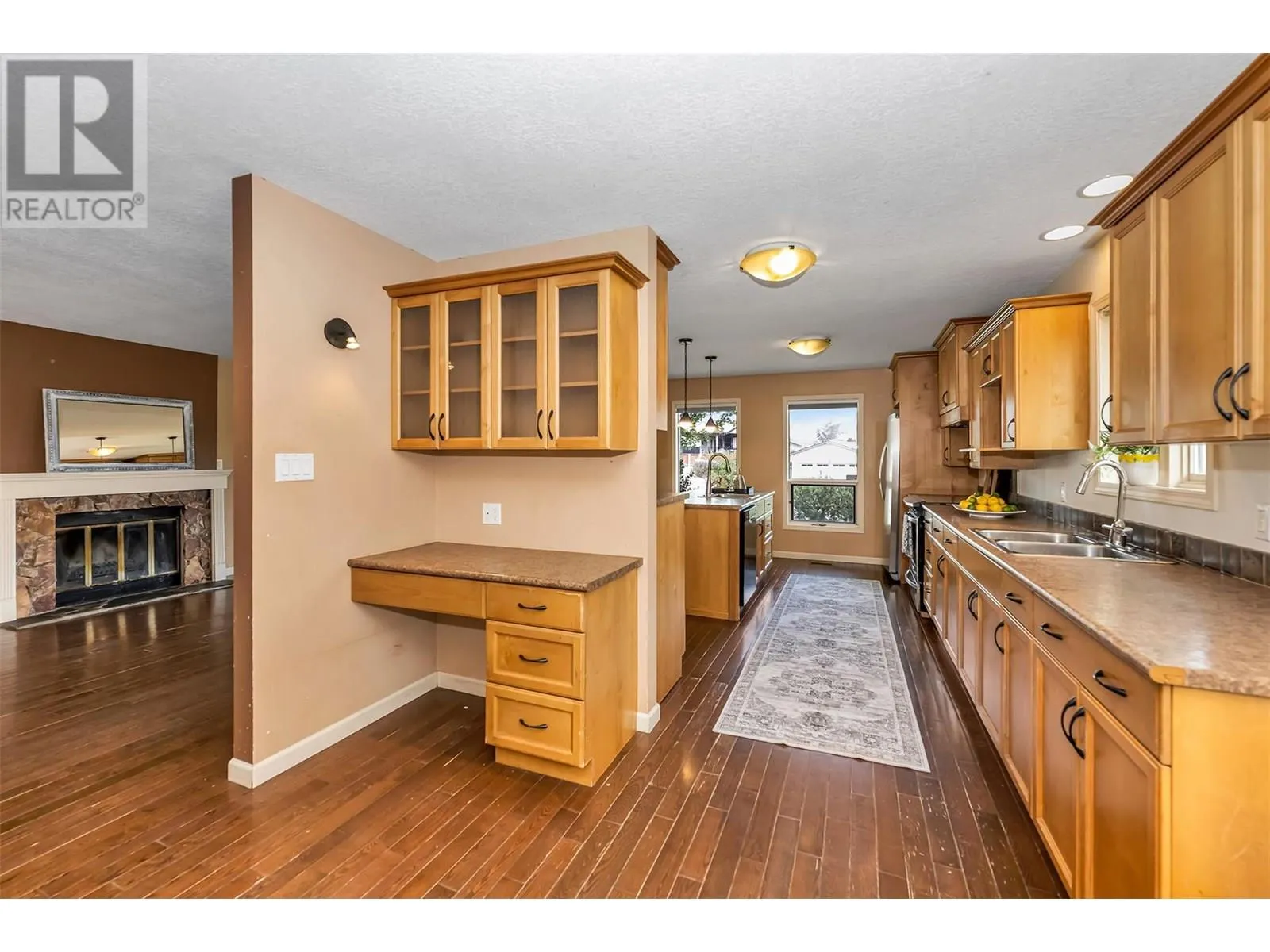 2916 Allenby Way