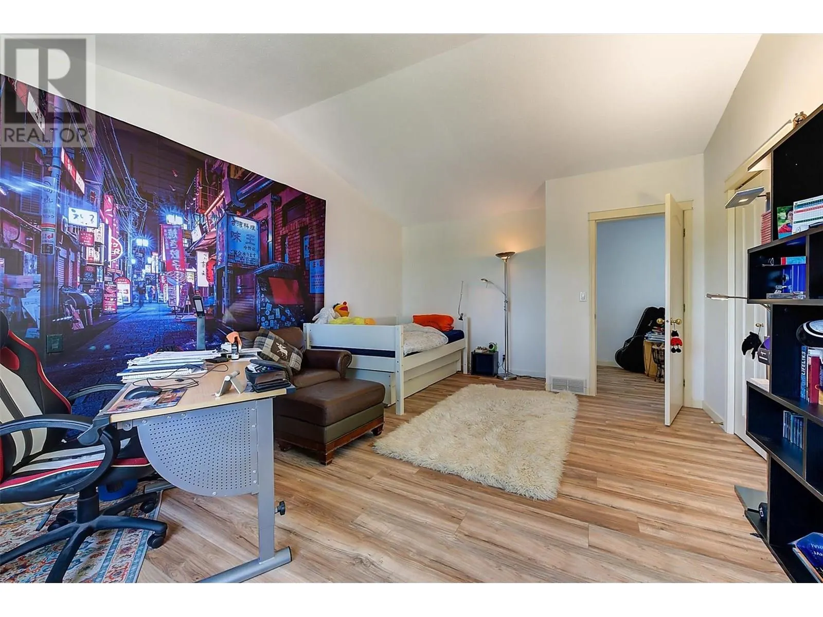 2069 Horizon Drive