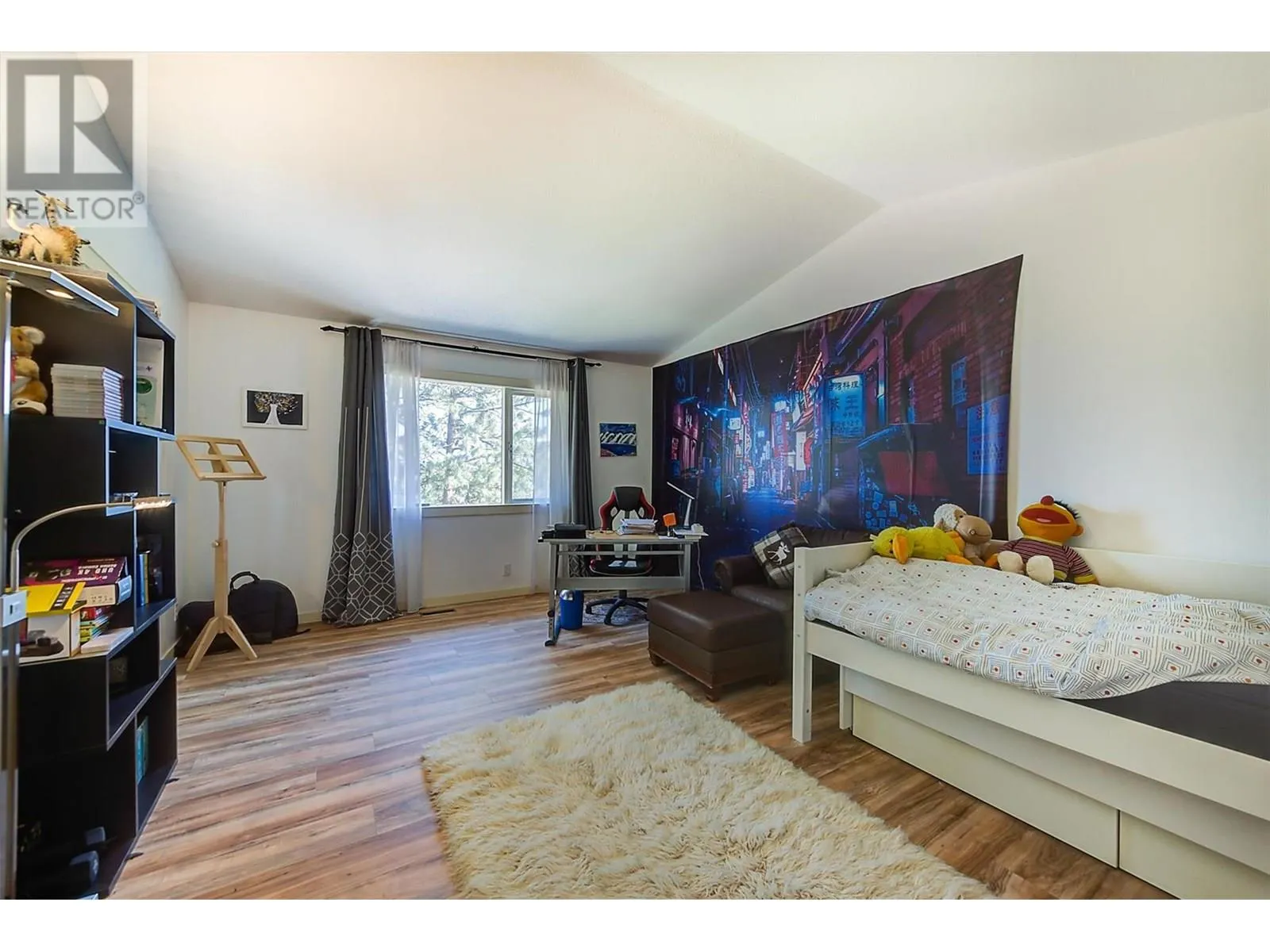 2069 Horizon Drive