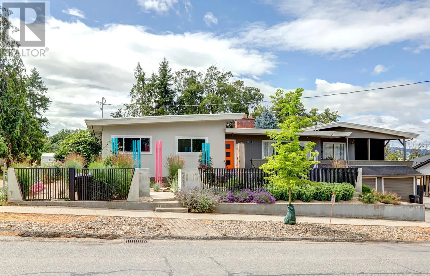 2006 37 Avenue