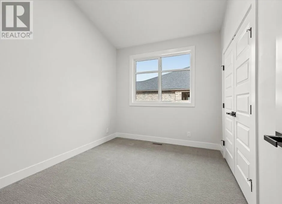 1221 Lone Pine Drive