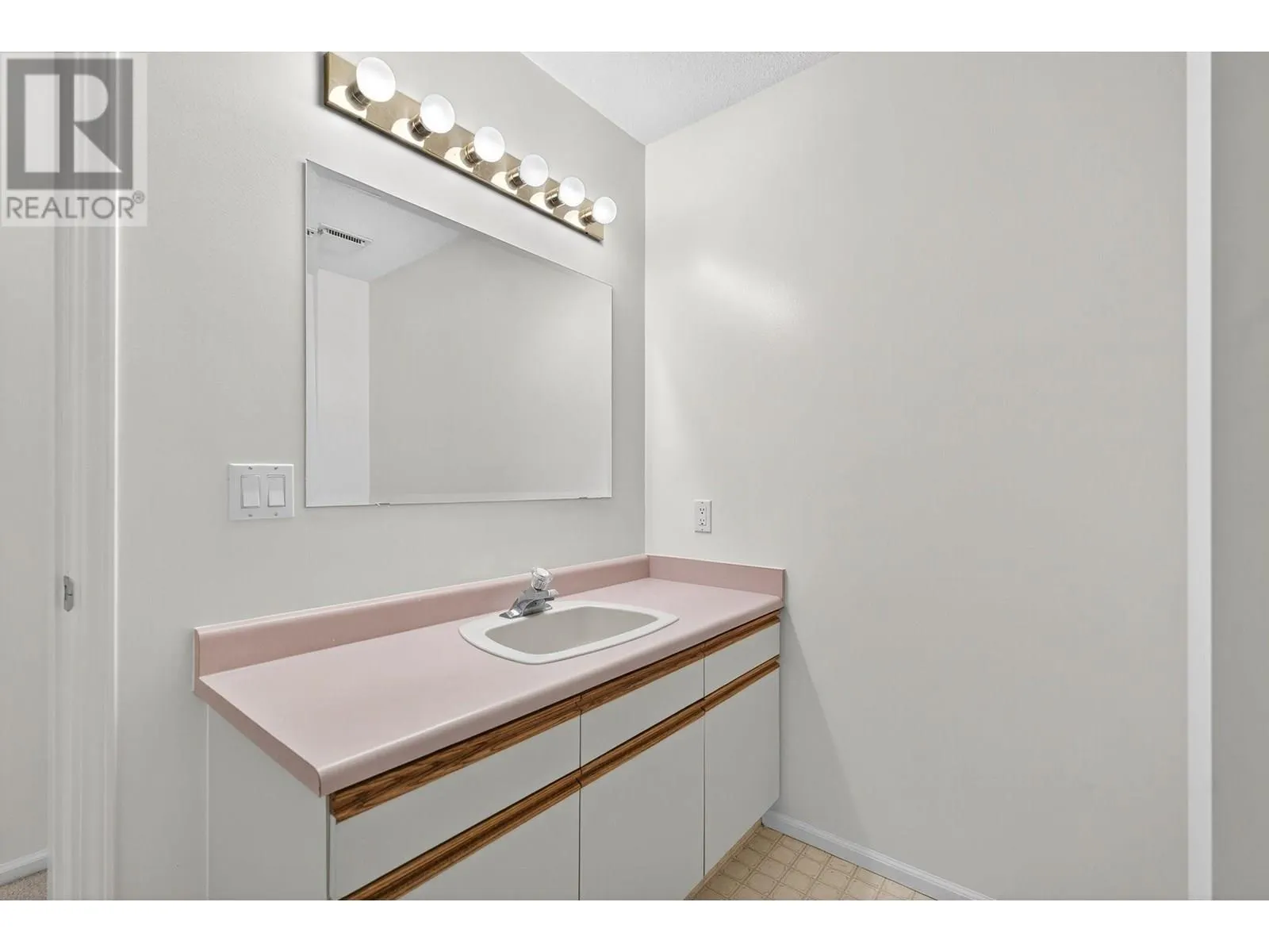 1249 Pacific Avenue Unit# 302