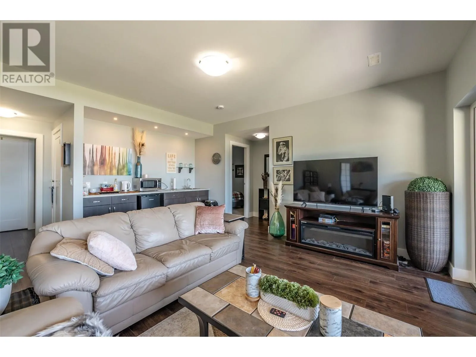 123 View Road