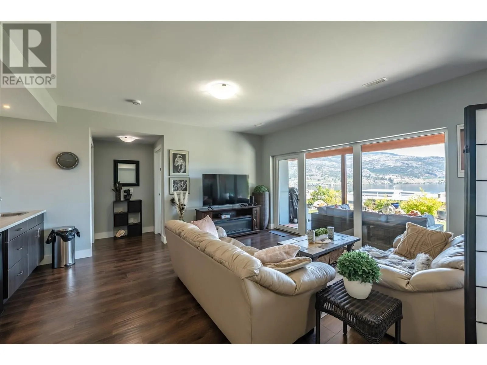 123 View Road