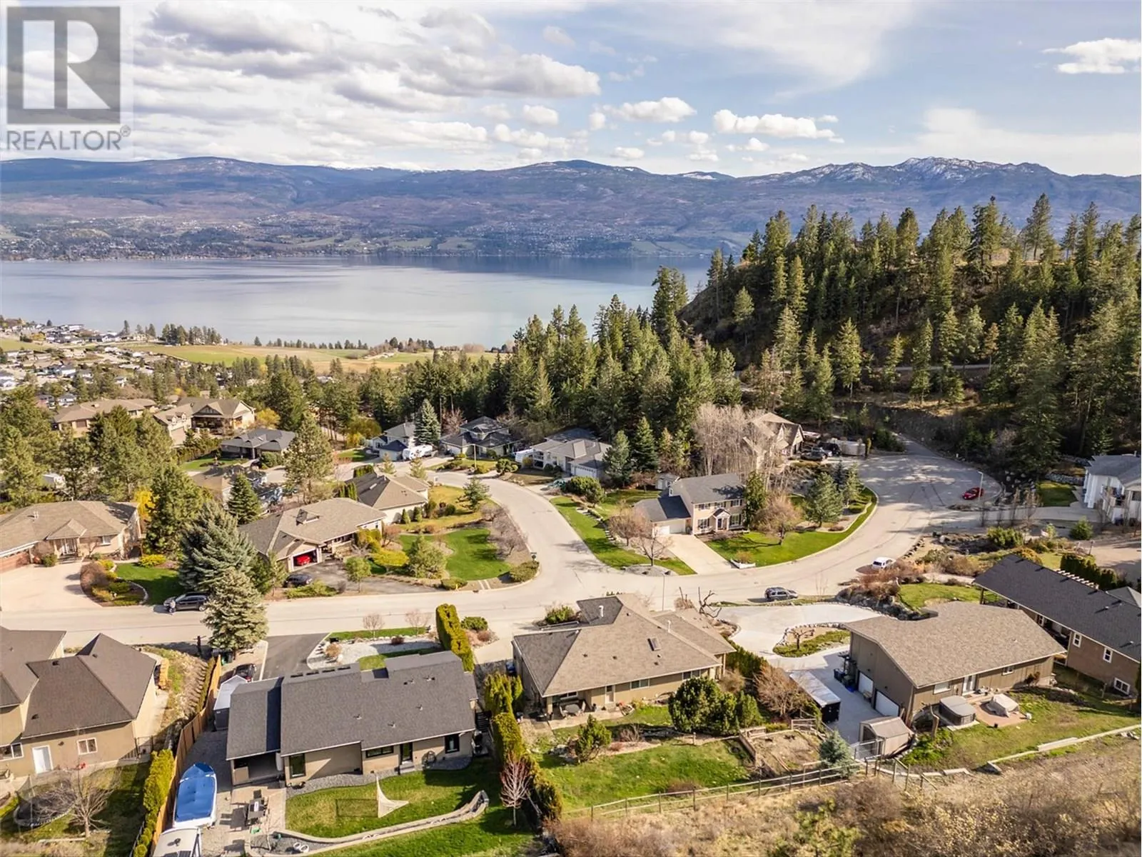 3065 Lakeview Cove Road