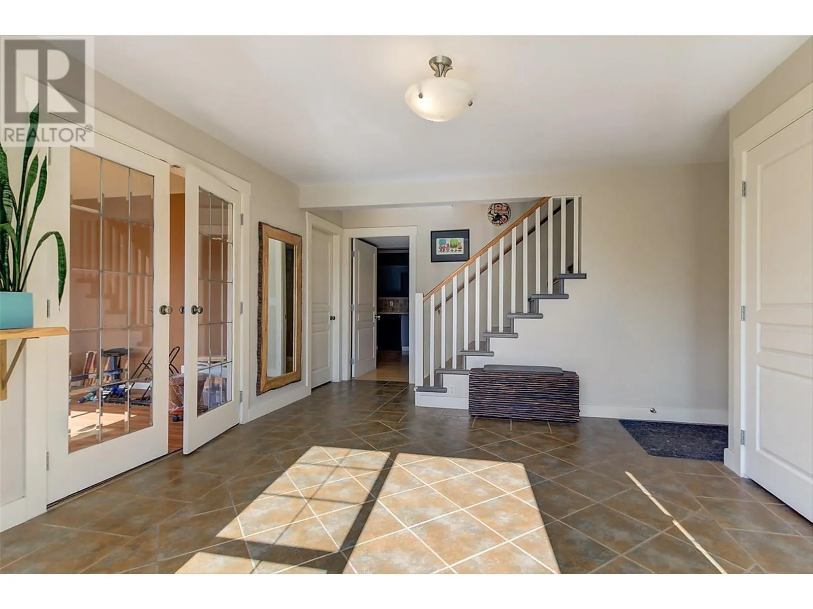 3065 Lakeview Cove Road