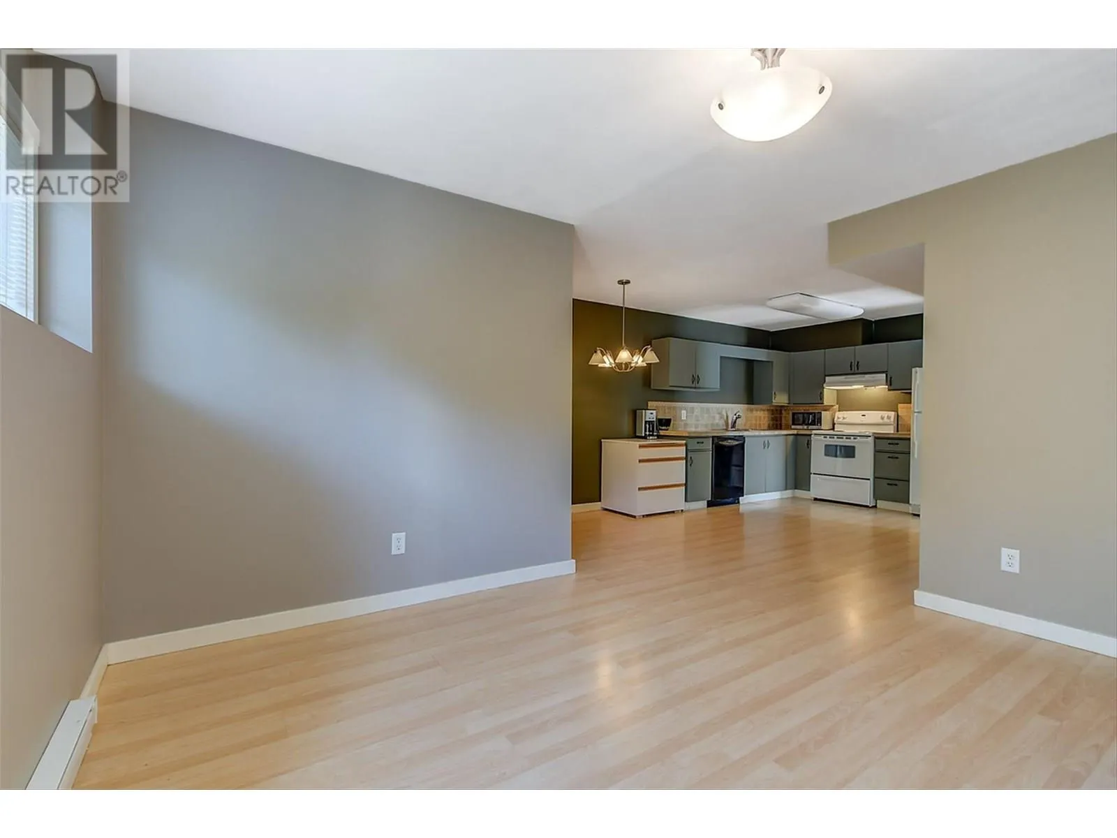 3065 Lakeview Cove Road