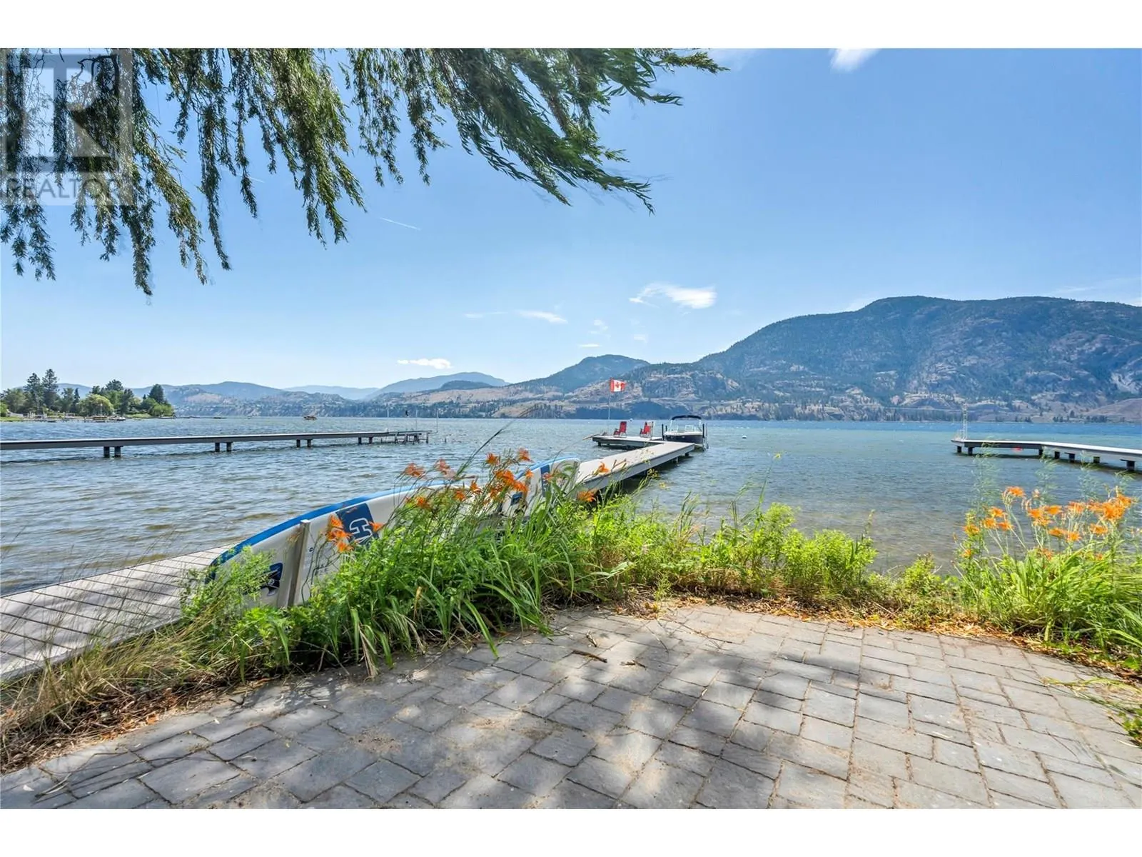 4589 Lakeside Road