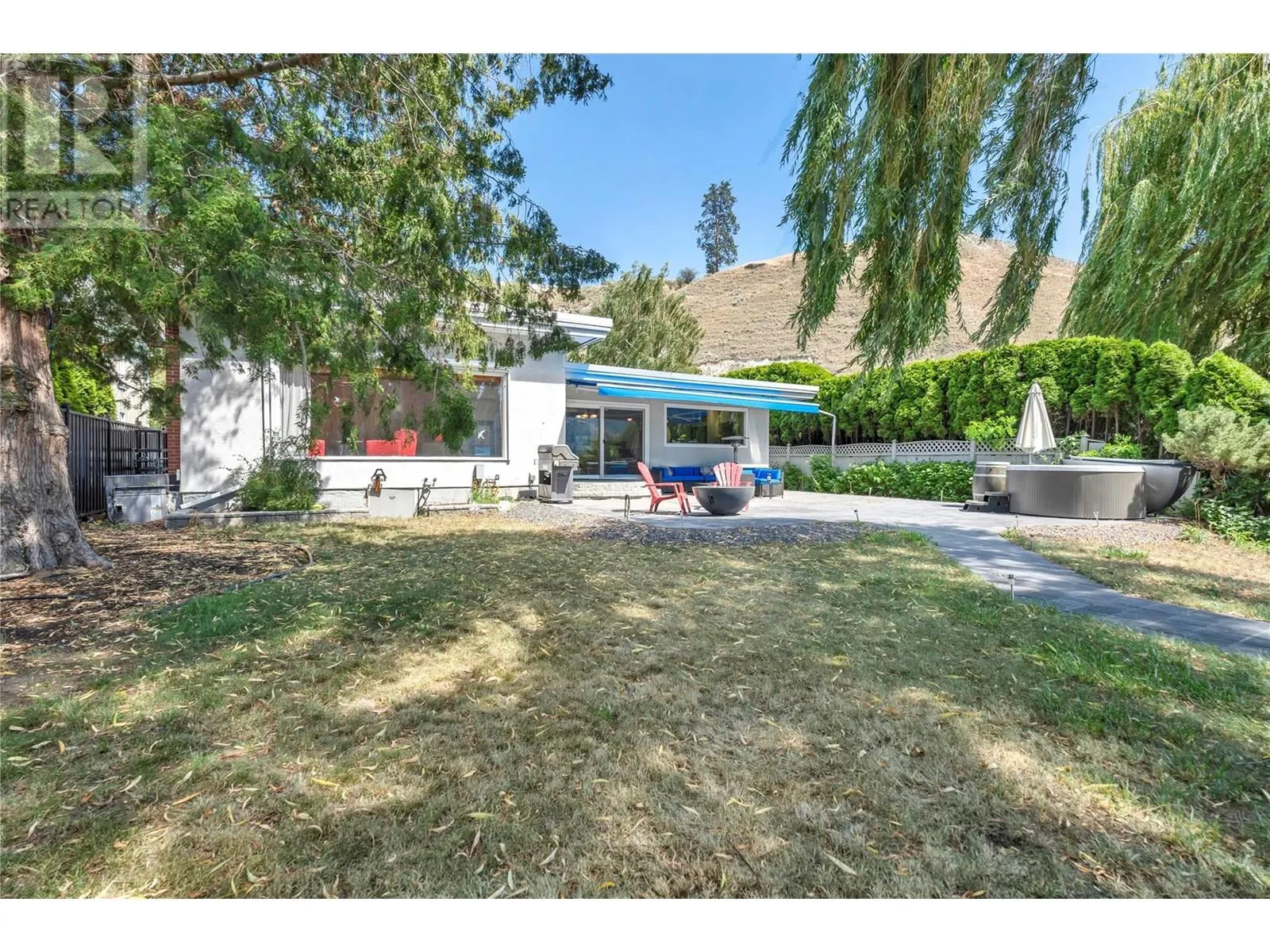 4589 Lakeside Road