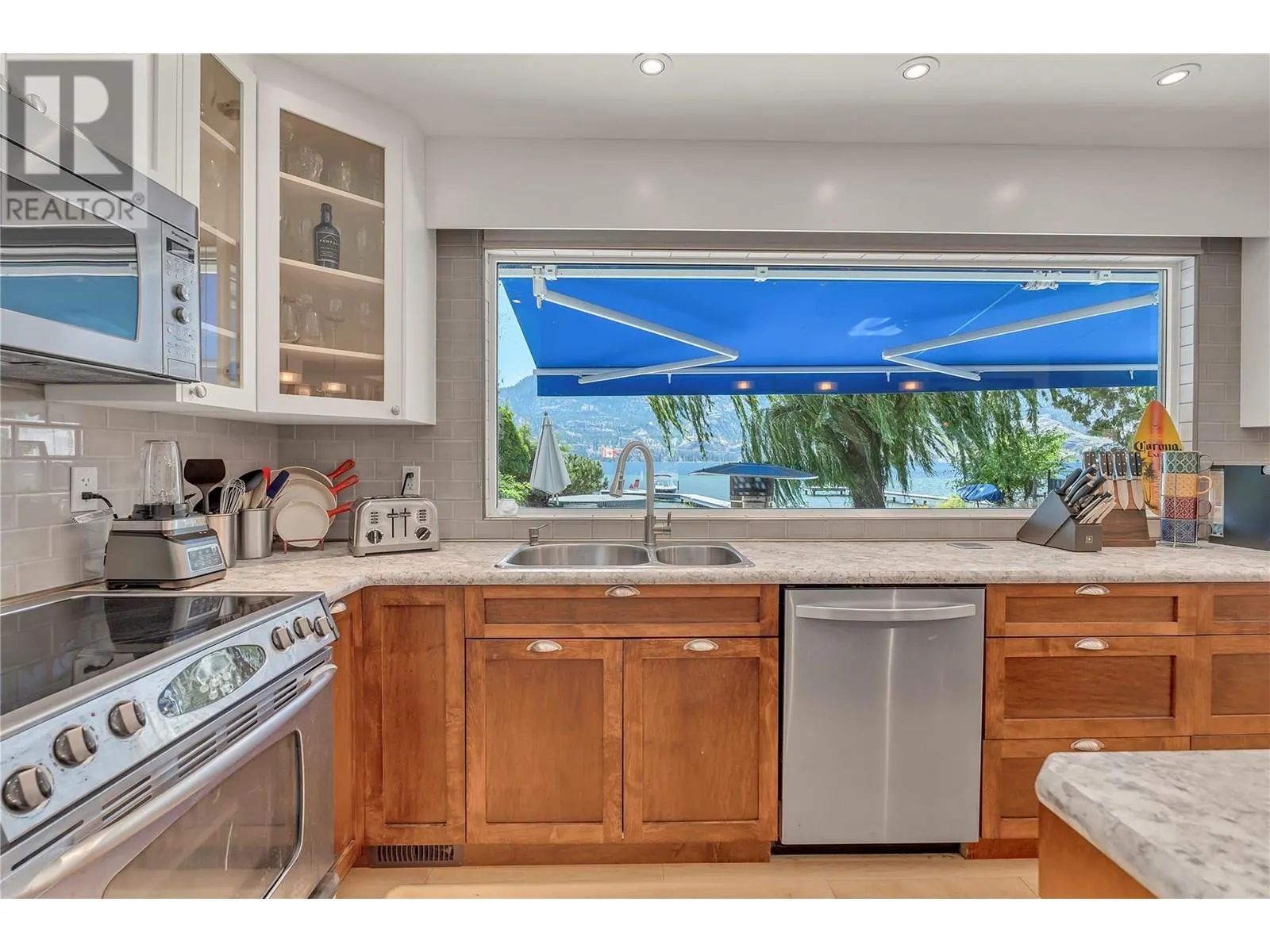 4589 Lakeside Road