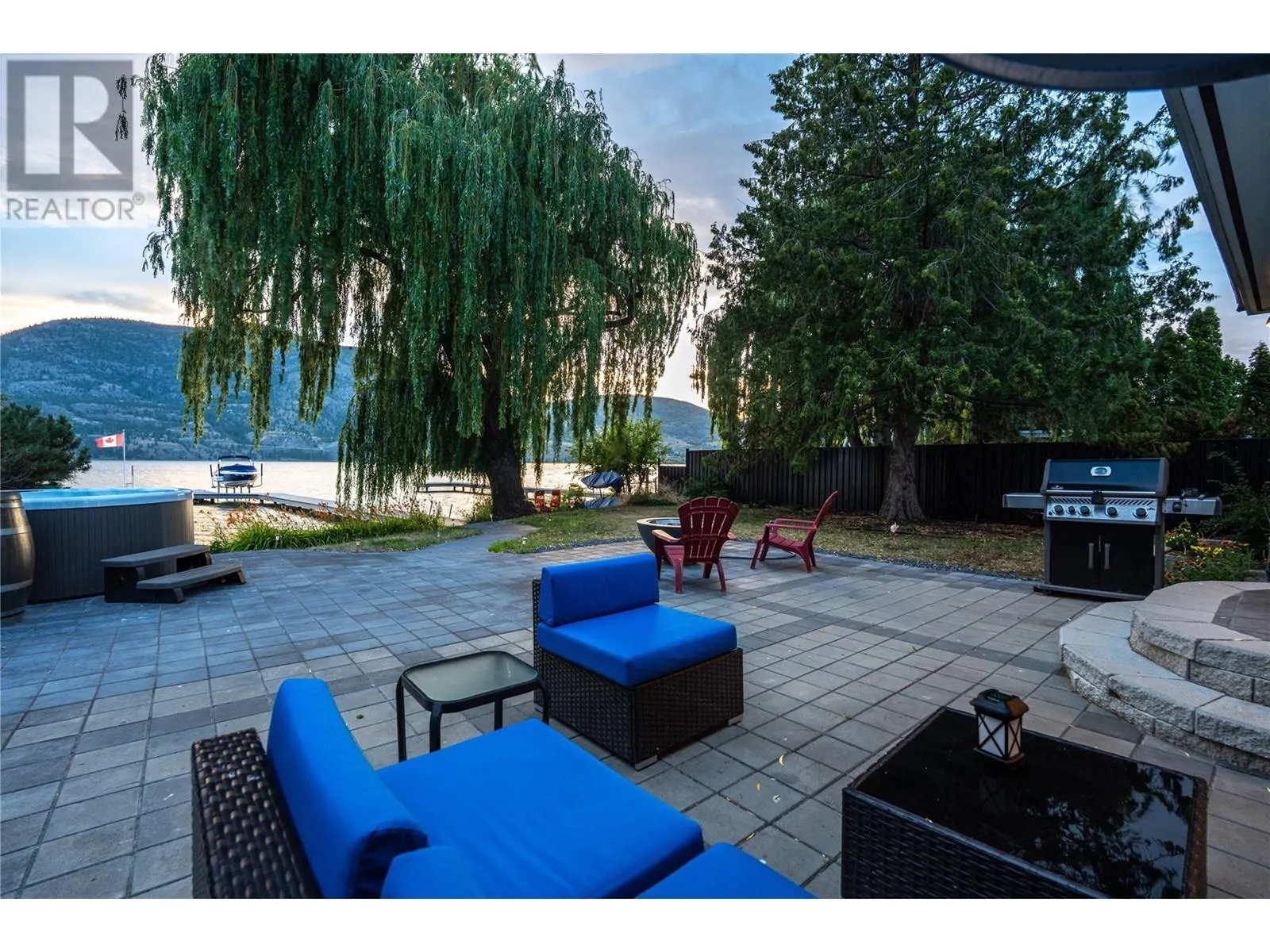 4589 Lakeside Road