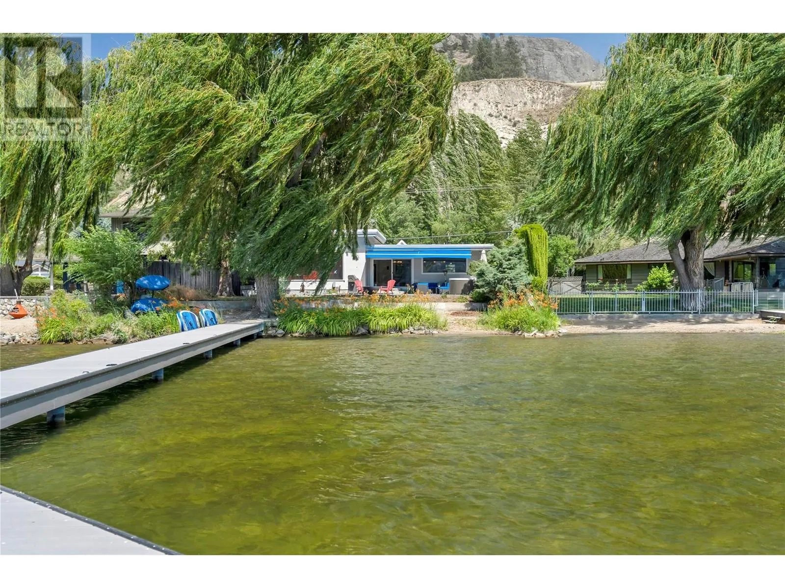 4589 Lakeside Road