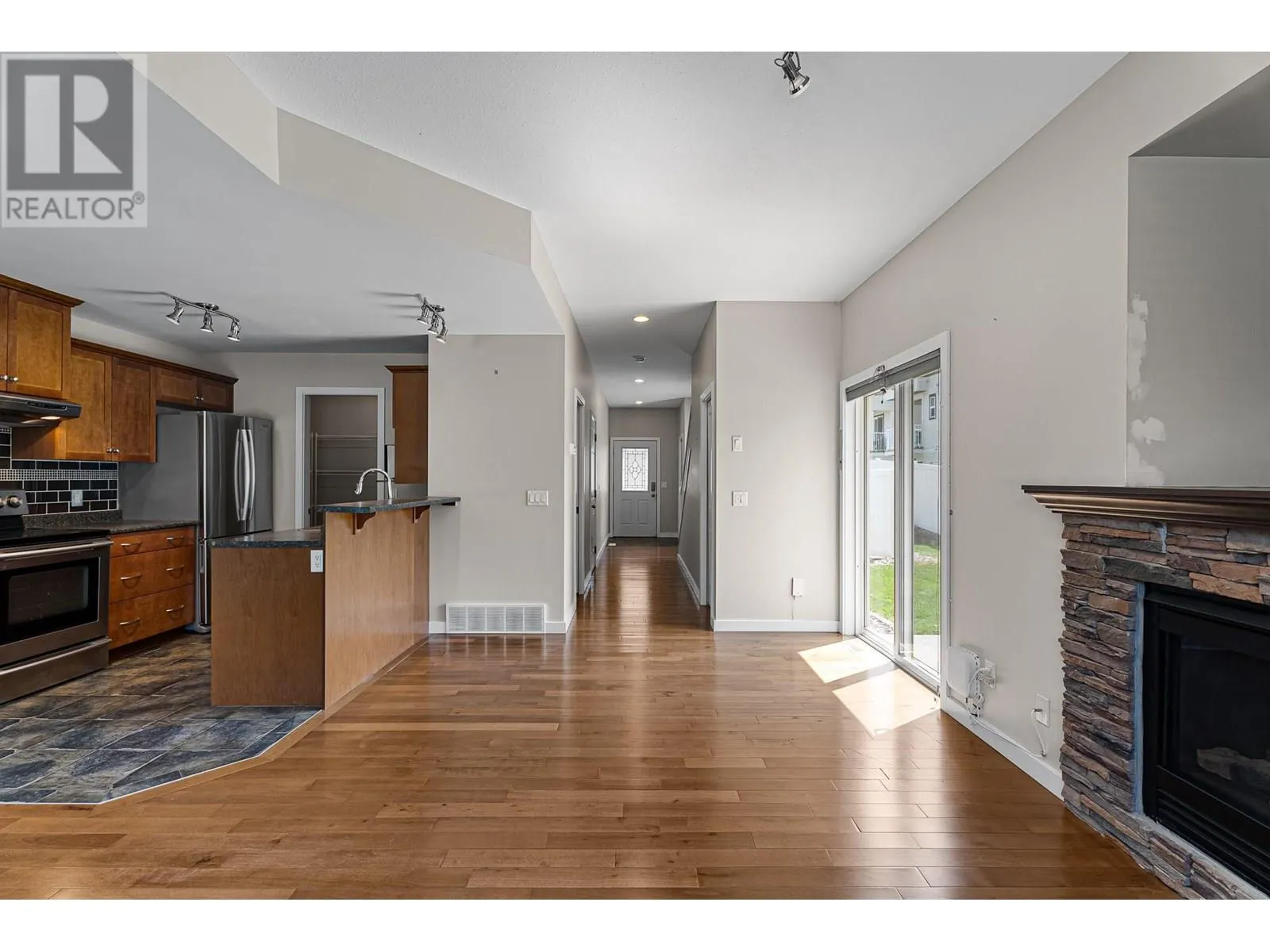 2060 12th Avenue NE Unit# 3
