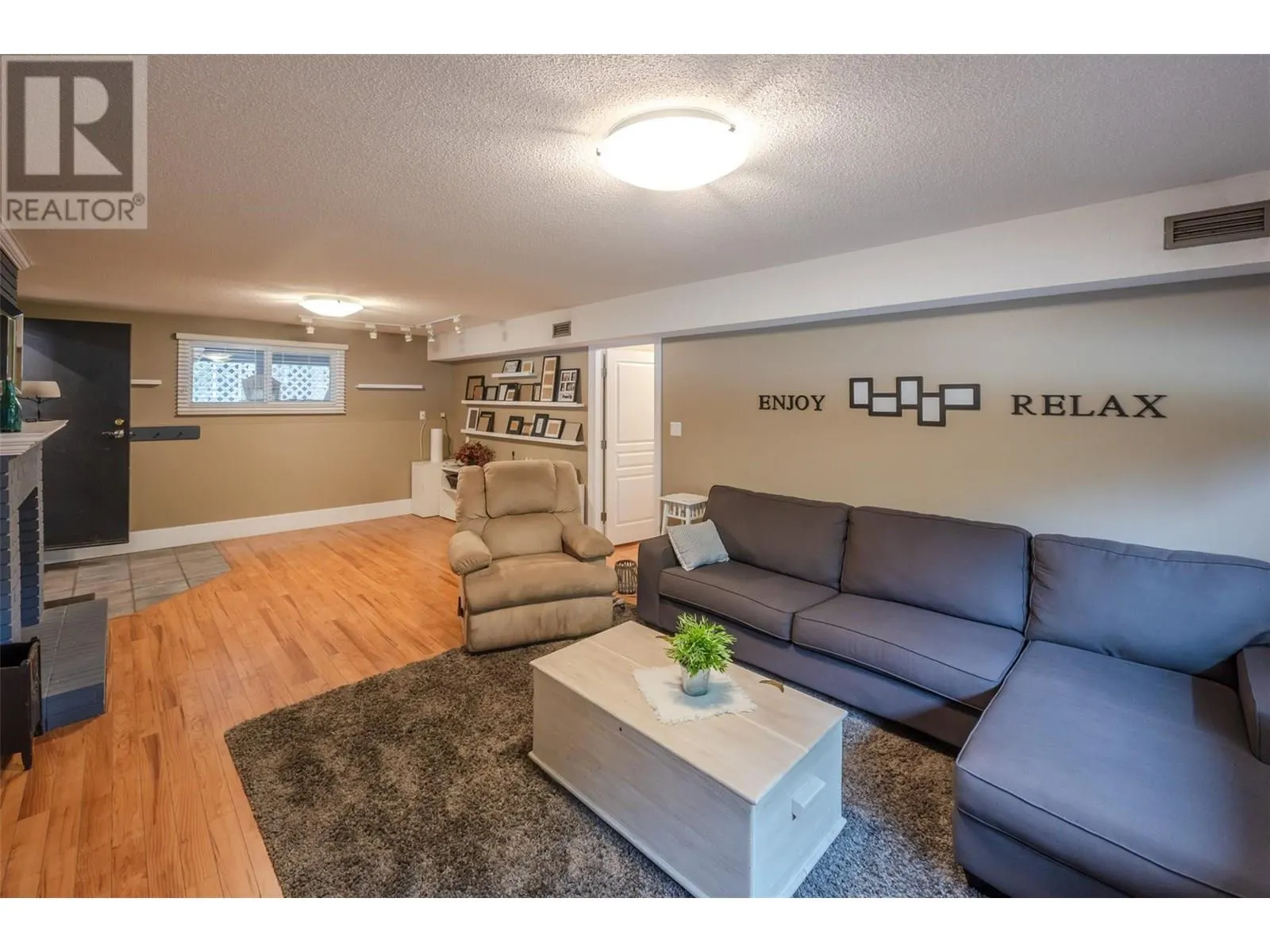 122 Kendall Crescent
