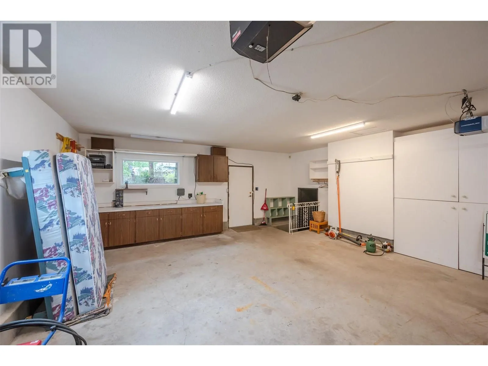 122 Kendall Crescent