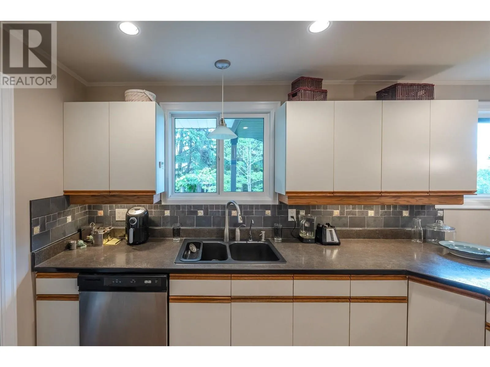 122 Kendall Crescent