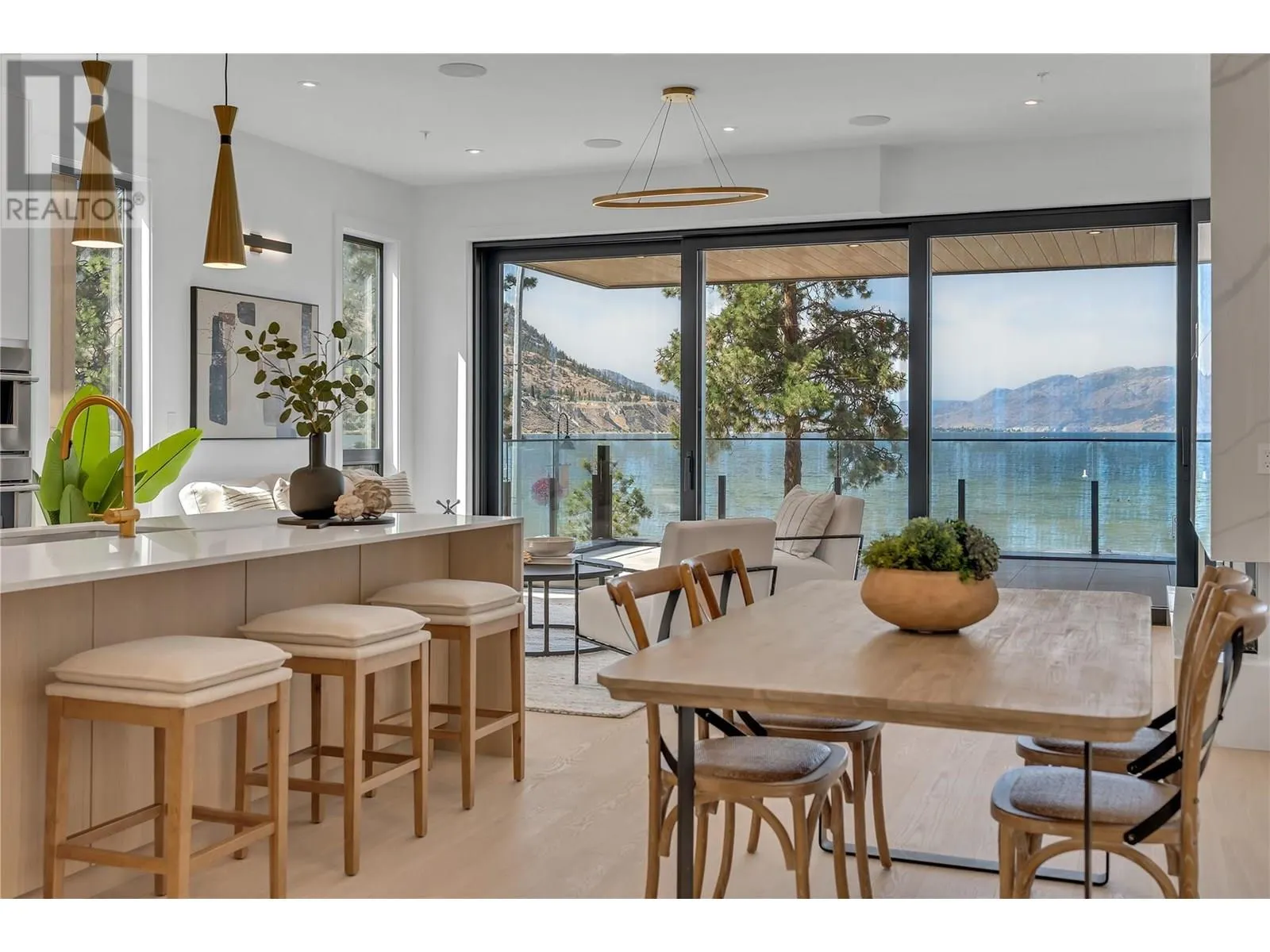 602 Lakeshore Drive Unit# 202