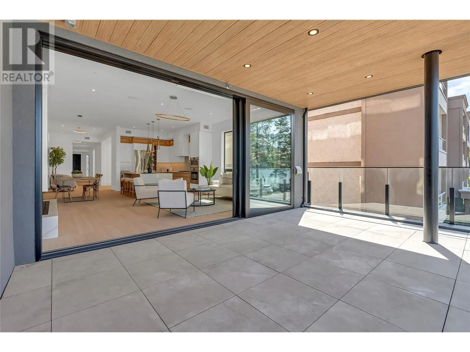 602 Lakeshore Drive Unit# 202
