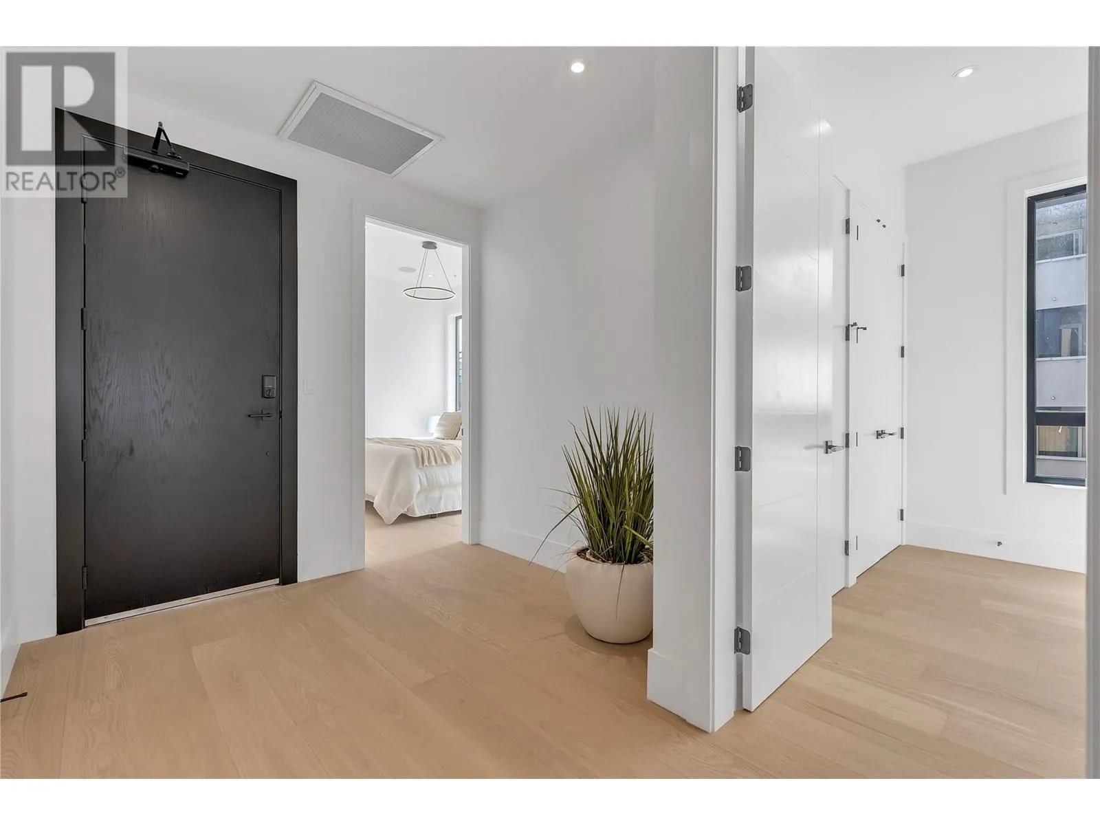 602 Lakeshore Drive Unit# 202