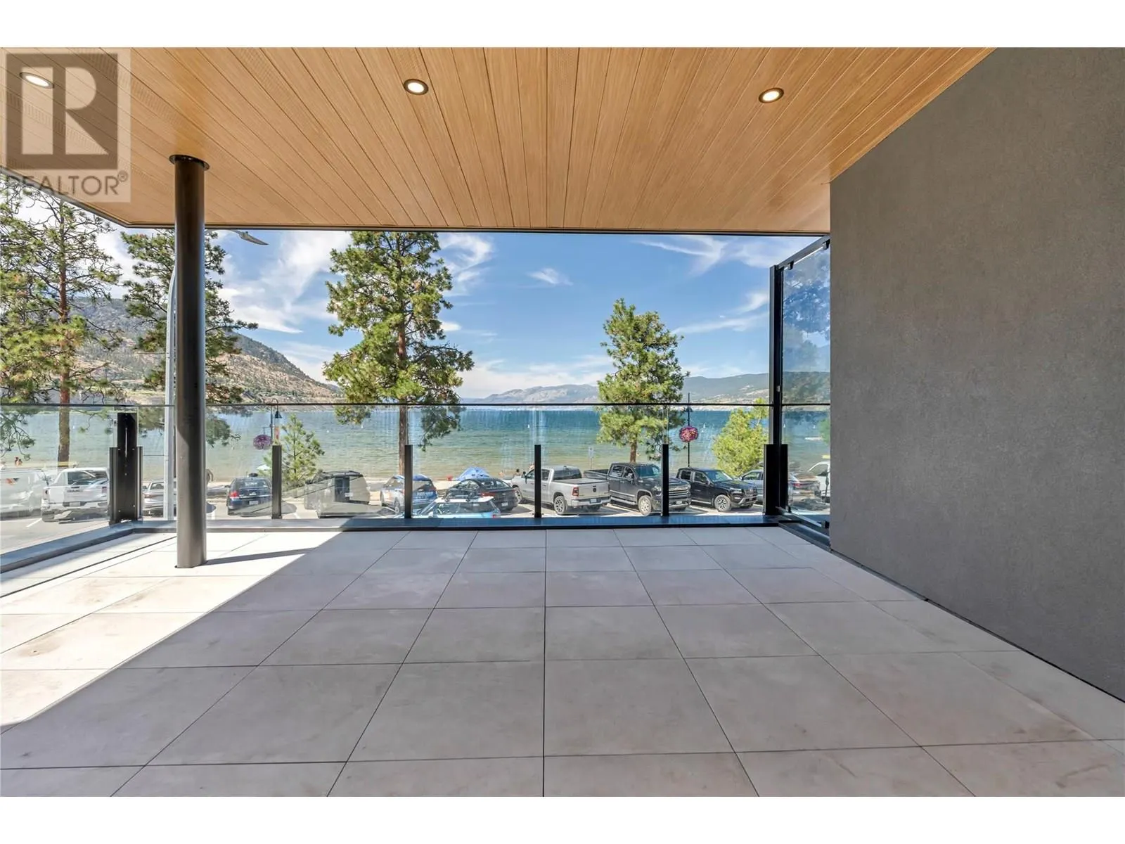 602 Lakeshore Drive Unit# 202