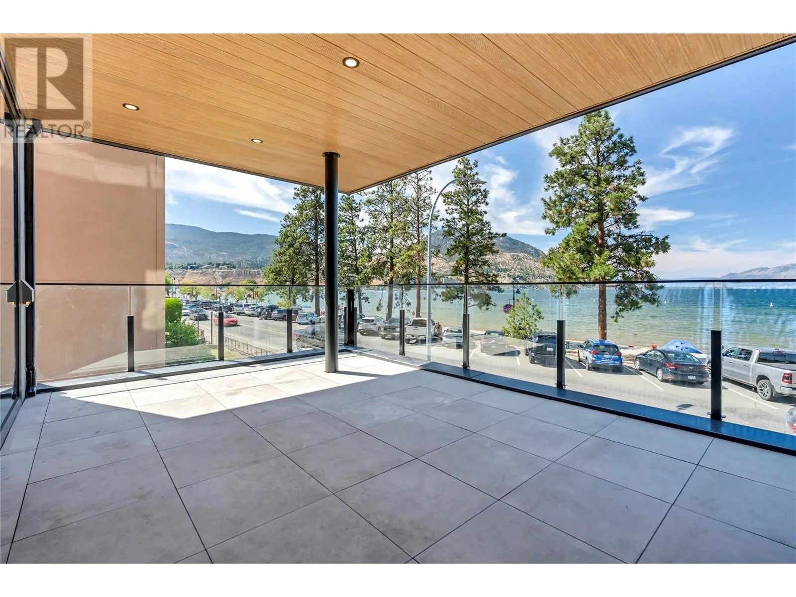 602 Lakeshore Drive Unit# 202