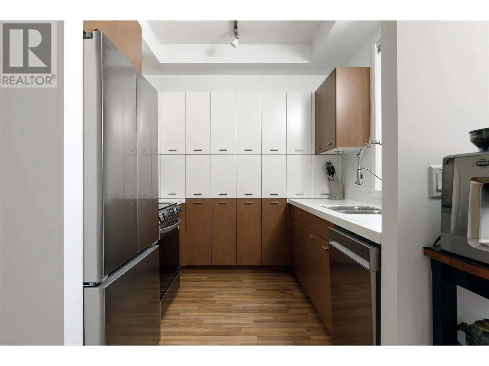 1550 Dickson Avenue Unit# 110