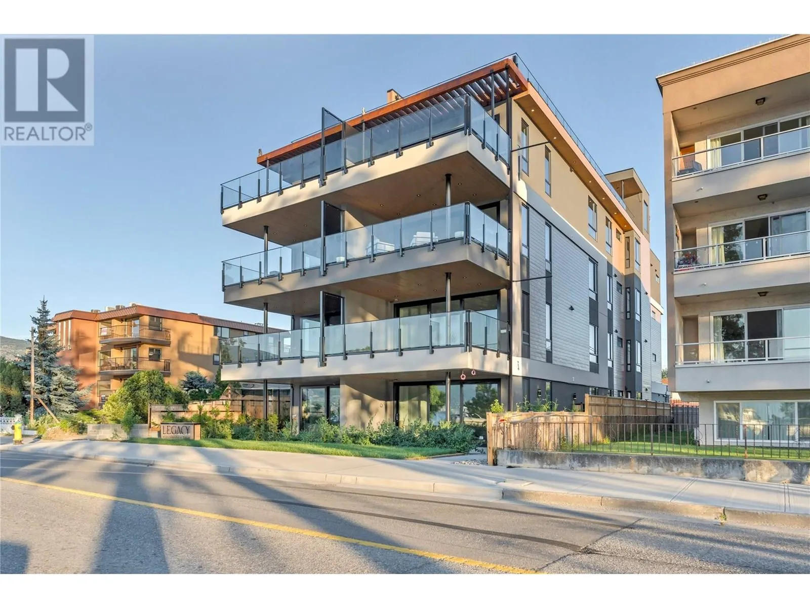 602 Lakeshore Drive Unit# 102