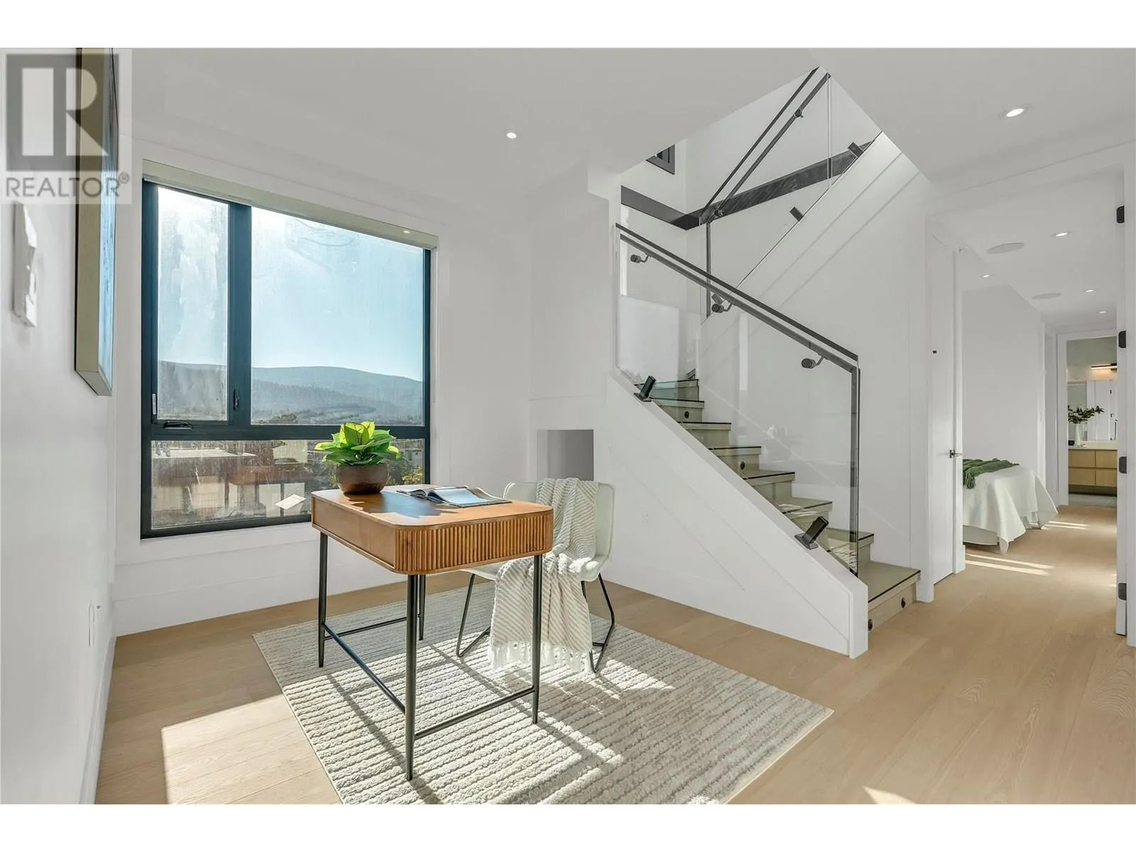 602 Lakeshore Drive Unit# 401