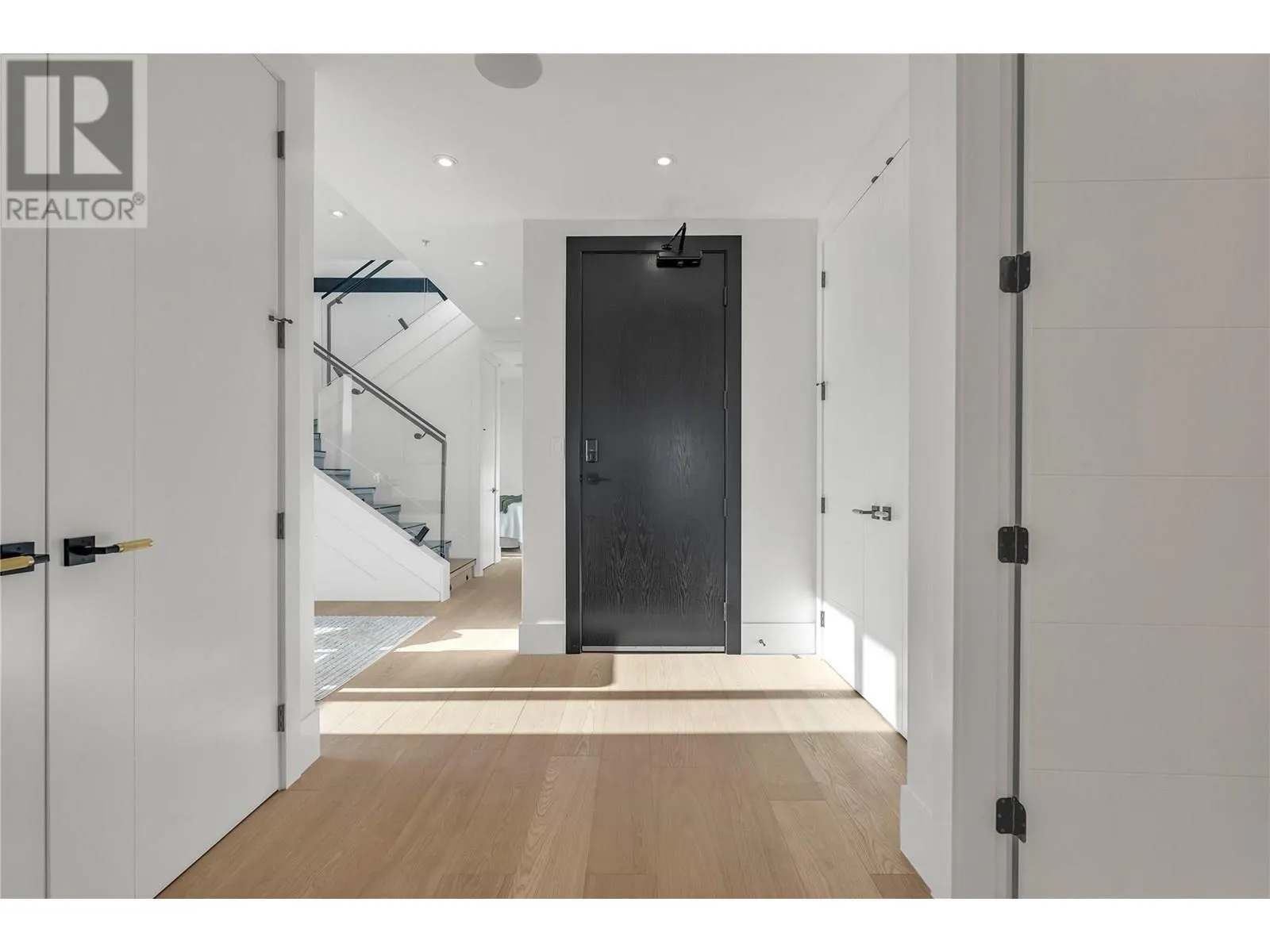 602 Lakeshore Drive Unit# 401