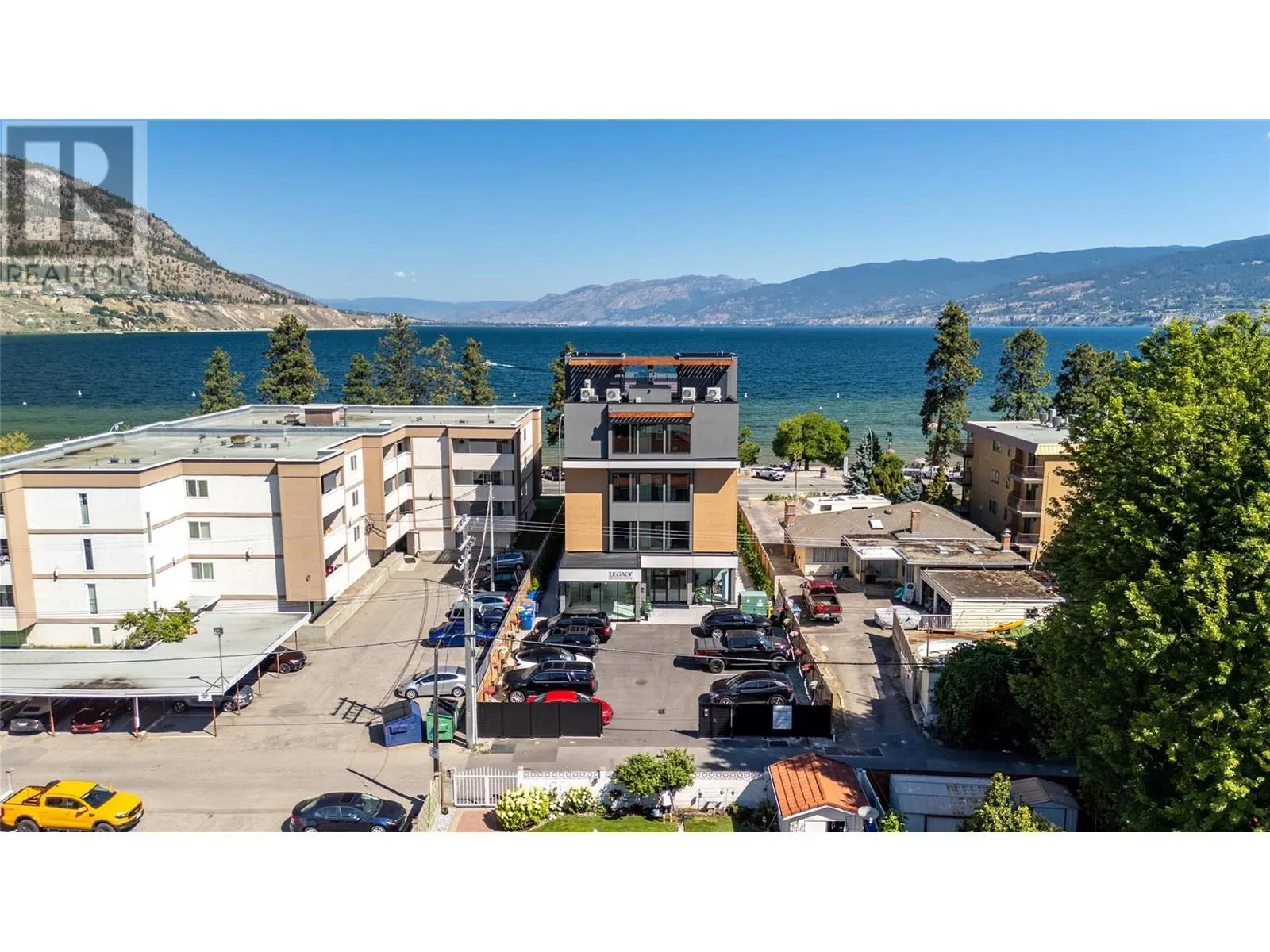 602 Lakeshore Drive Unit# 401