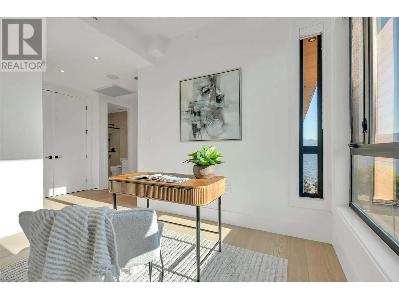 602 Lakeshore Drive Unit# 401