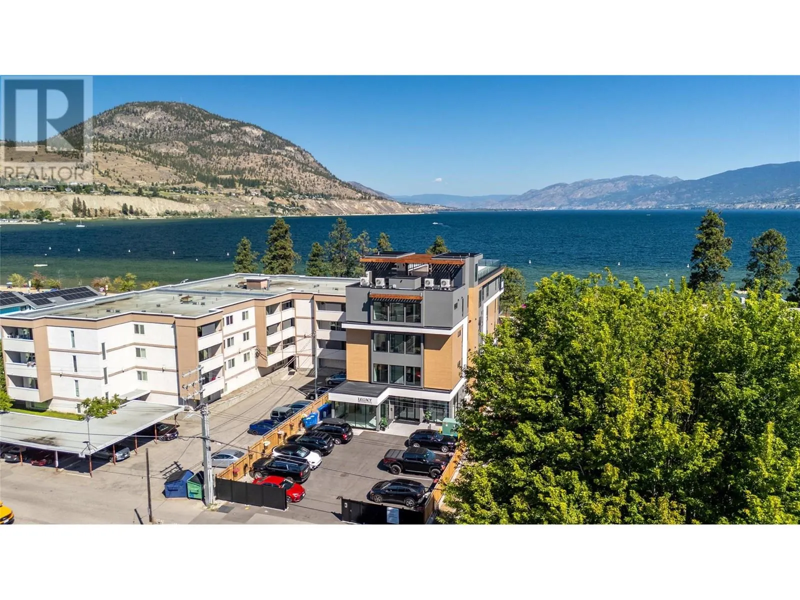 602 Lakeshore Drive Unit# 401