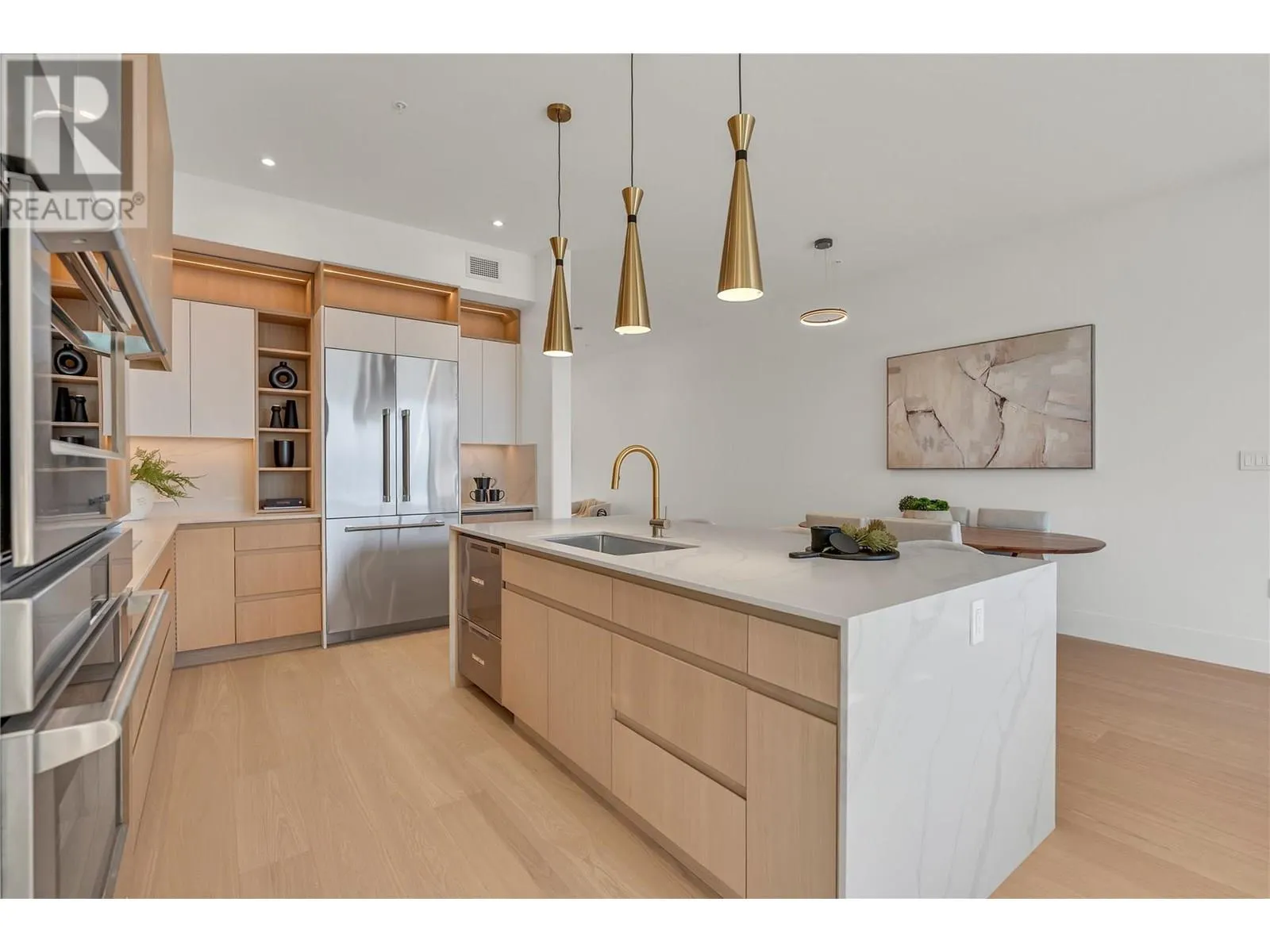 602 Lakeshore Drive Unit# 401