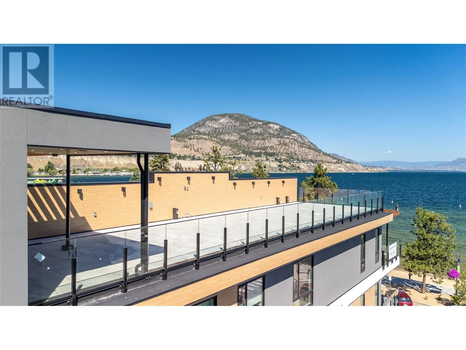 602 Lakeshore Drive Unit# 401