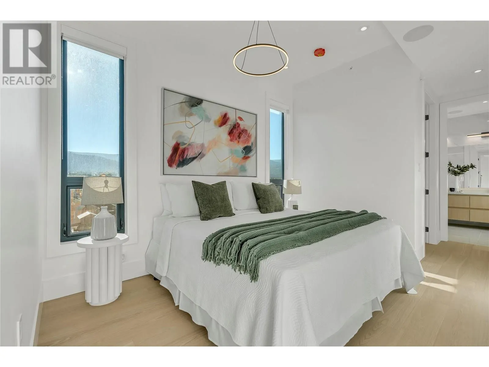 602 Lakeshore Drive Unit# 401