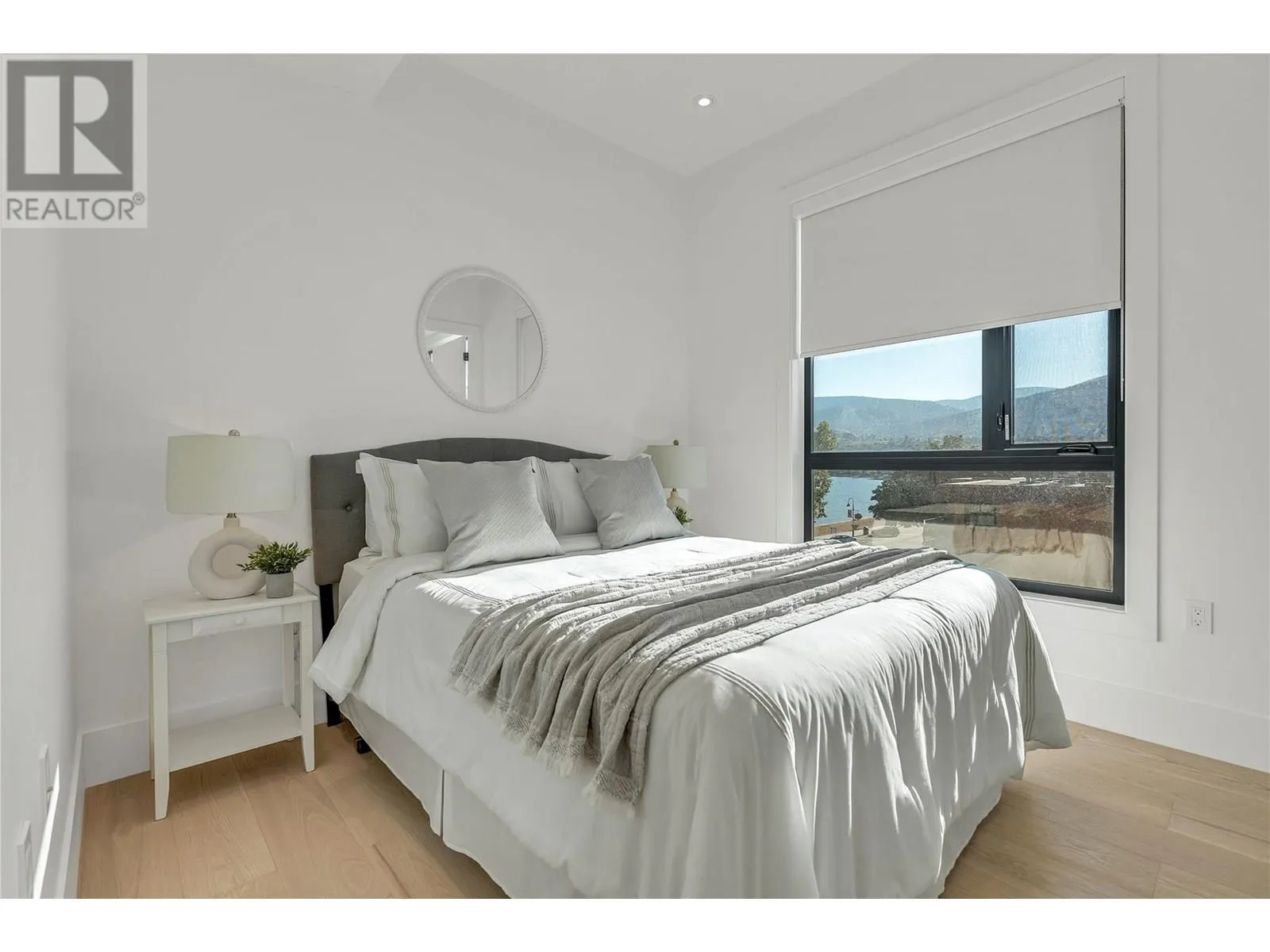602 Lakeshore Drive Unit# 401