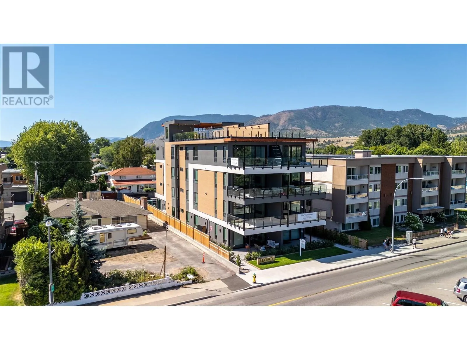 602 Lakeshore Drive Unit# 401